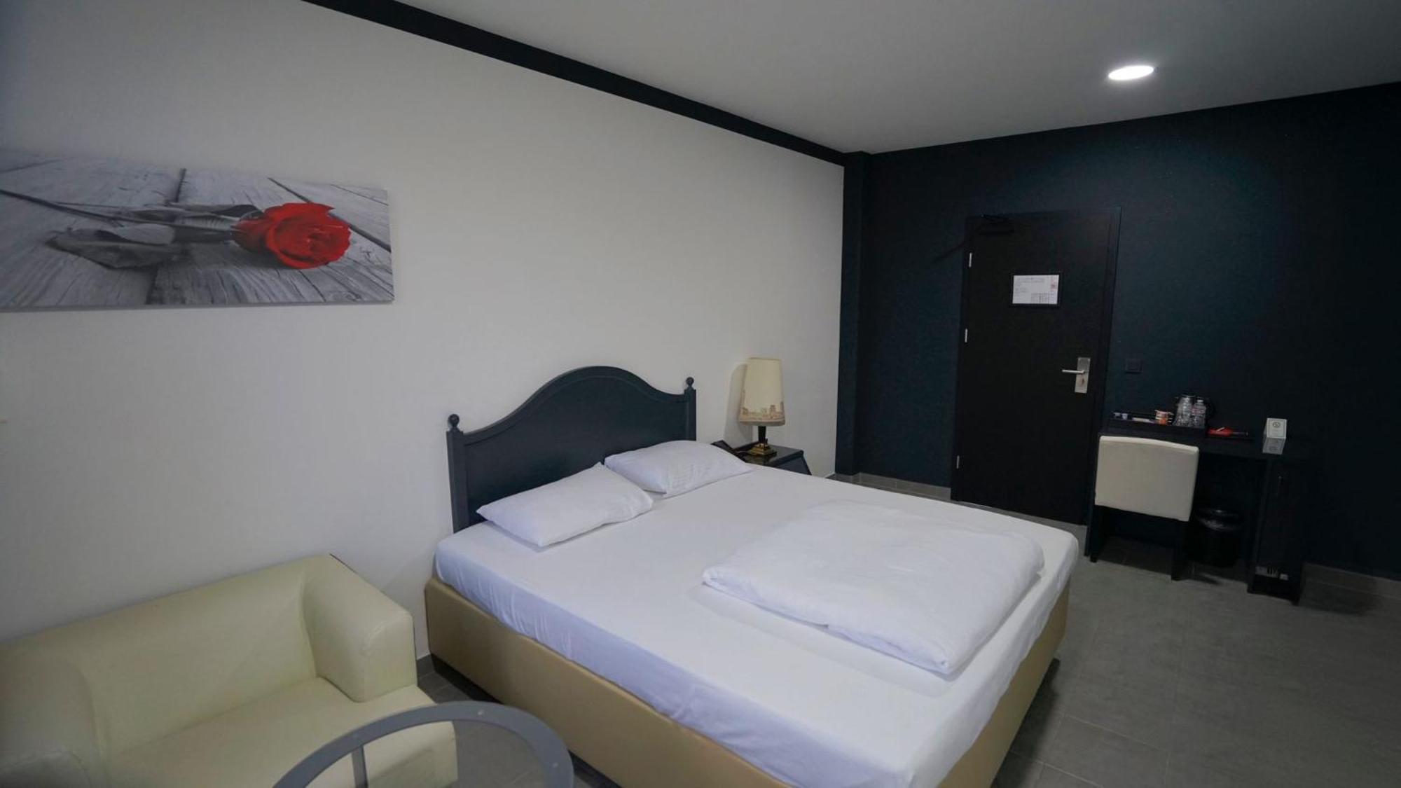 Tibet Hotel Am Airport Duesseldorf-Ratingen Exterior photo